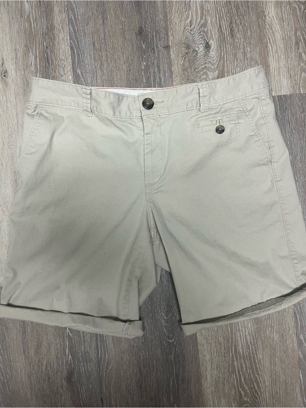 Dockers Women’s Light Khaki Flat-Front Chino Shorts